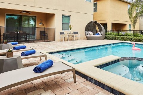 Casa en venta en Kissimmee, Florida, 8 dormitorios, 316.98 m2 № 1917642 - foto 5