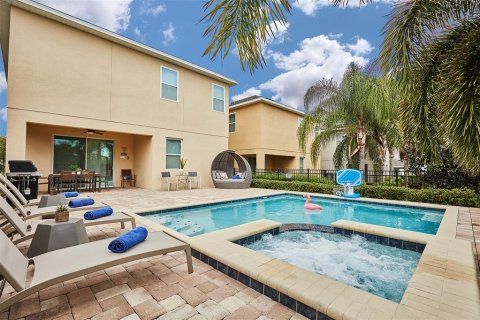 Casa en venta en Kissimmee, Florida, 8 dormitorios, 316.98 m2 № 1917642 - foto 6