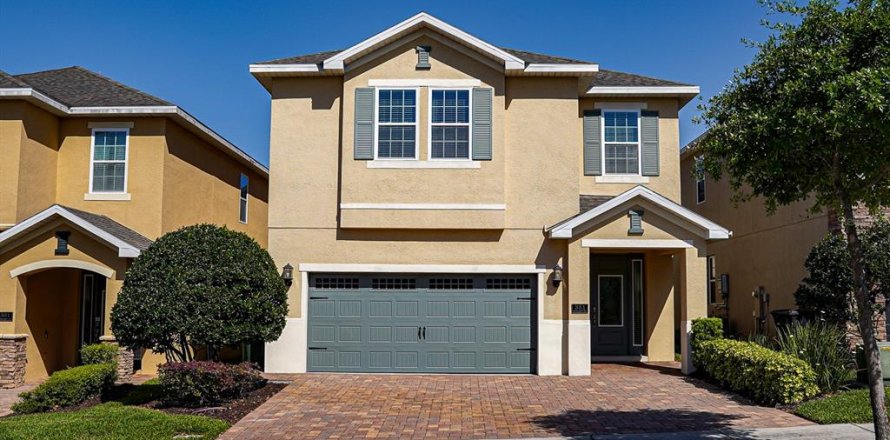 Casa en Kissimmee, Florida 8 dormitorios, 316.98 m2 № 1917642