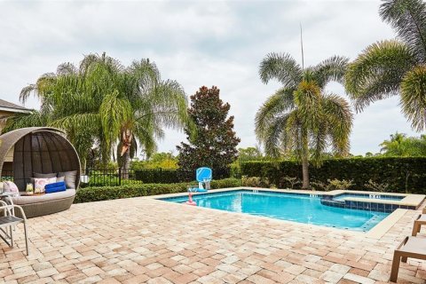 Casa en venta en Kissimmee, Florida, 8 dormitorios, 316.98 m2 № 1917642 - foto 4