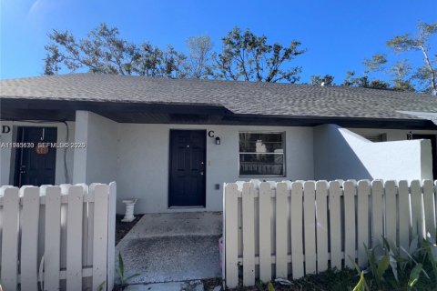 Adosado en St. Lucie, Florida 2 dormitorios, 86.96 m2 № 2001457