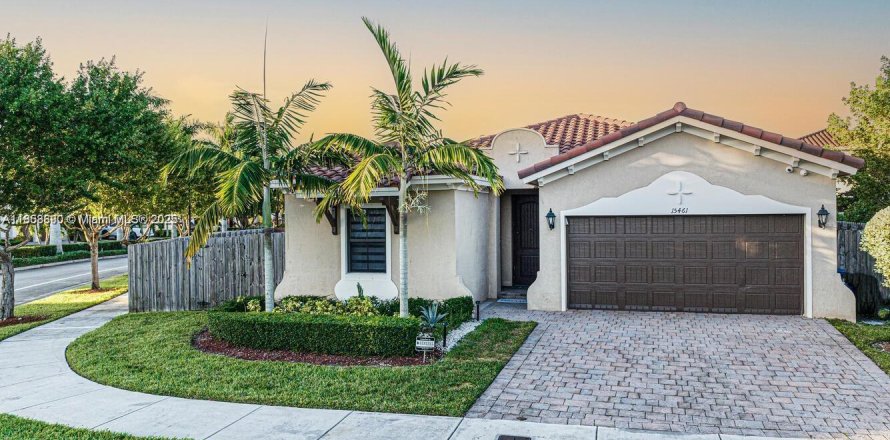 Casa en Miami, Florida 3 dormitorios, 177.07 m2 № 1887173
