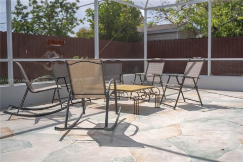 Купить виллу или дом в Катлер-Бей, Флорида 4 спальни, 167.22м2, № 1936051 - фото 18