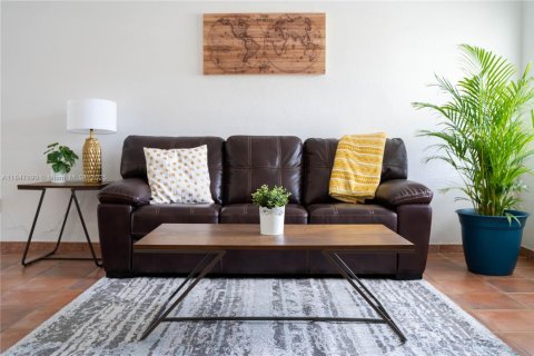 Купить виллу или дом в Катлер-Бей, Флорида 4 спальни, 167.22м2, № 1936051 - фото 26