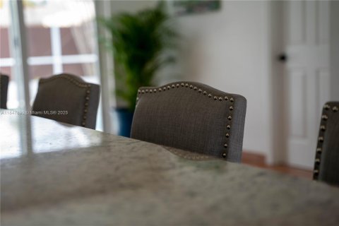 Купить виллу или дом в Катлер-Бей, Флорида 4 спальни, 167.22м2, № 1936051 - фото 27