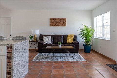 Купить виллу или дом в Катлер-Бей, Флорида 4 спальни, 167.22м2, № 1936051 - фото 7