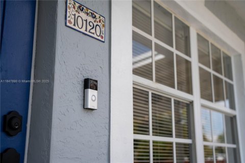 Купить виллу или дом в Катлер-Бей, Флорида 4 спальни, 167.22м2, № 1936051 - фото 16