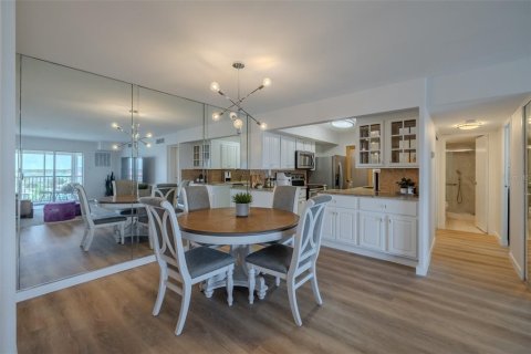 Купить кондоминиум в Трежер-Айленд, Флорида 5 комнат, 83.15м2, № 2097262 - фото 14