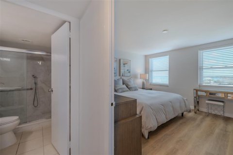 Купить кондоминиум в Трежер-Айленд, Флорида 5 комнат, 83.15м2, № 2097262 - фото 23