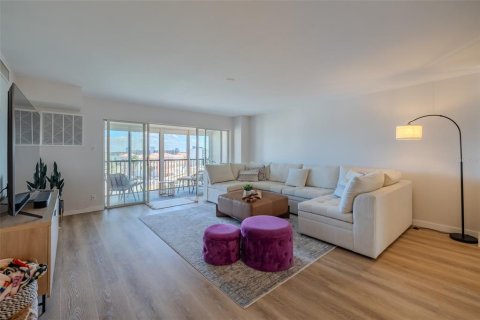 Купить кондоминиум в Трежер-Айленд, Флорида 5 комнат, 83.15м2, № 2097262 - фото 18
