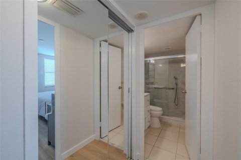 Купить кондоминиум в Трежер-Айленд, Флорида 5 комнат, 83.15м2, № 2097262 - фото 25
