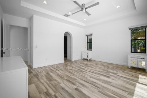 House in Pembroke Pines, Florida 3 bedrooms, 215.63 sq.m. № 2065798 - photo 23