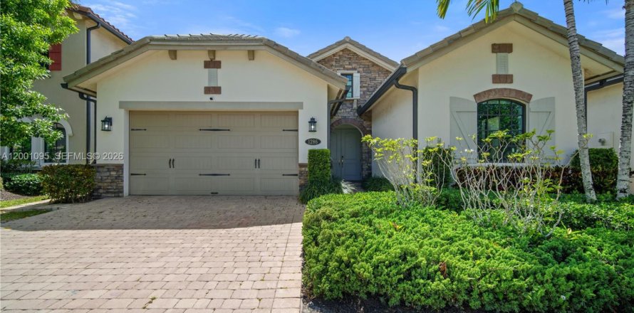 House in Pembroke Pines, Florida 3 bedrooms, 215.63 sq.m. № 2065798