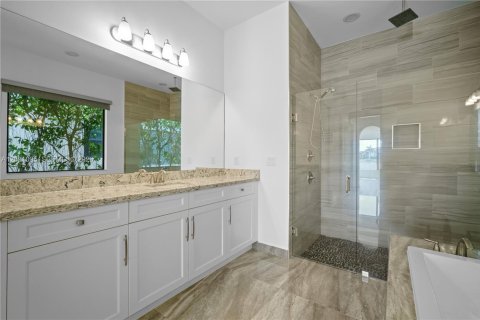 House in Pembroke Pines, Florida 3 bedrooms, 215.63 sq.m. № 2065798 - photo 29