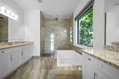 House in Pembroke Pines, Florida 3 bedrooms, 215.63 sq.m. № 2065798 - photo 28