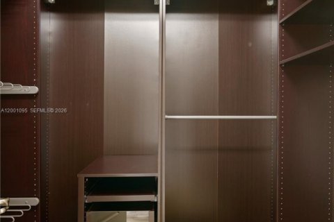 House in Pembroke Pines, Florida 3 bedrooms, 215.63 sq.m. № 2065798 - photo 26