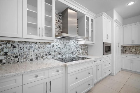 House in Pembroke Pines, Florida 3 bedrooms, 215.63 sq.m. № 2065798 - photo 20