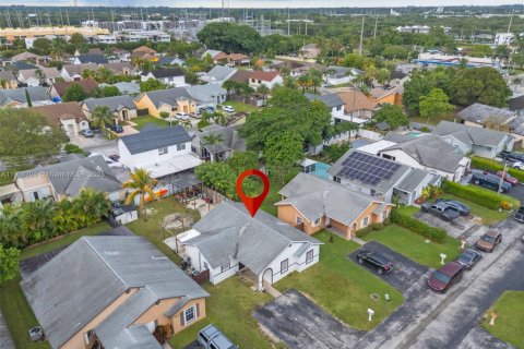 Купить виллу или дом в Хомстед, Флорида 3 спальни, 111.2м2, № 1956350 - фото 17