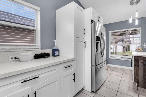 Купить виллу или дом в Хомстед, Флорида 3 спальни, 111.2м2, № 1956350 - фото 7