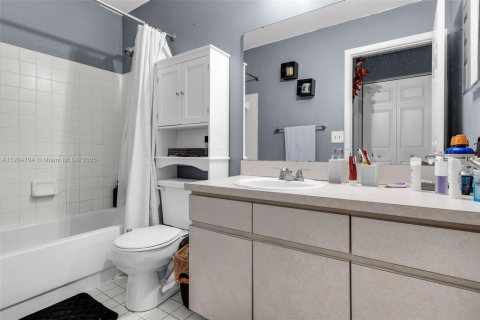 Купить виллу или дом в Хомстед, Флорида 3 спальни, 111.2м2, № 1956350 - фото 11