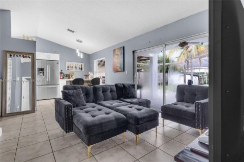 Купить виллу или дом в Хомстед, Флорида 3 спальни, 111.2м2, № 1956350 - фото 4