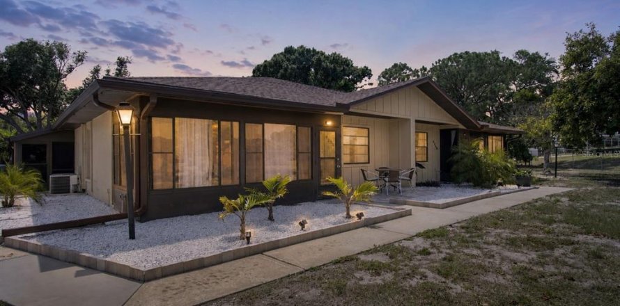 Condo in Bradenton, Florida, 2 bedrooms № 2220437