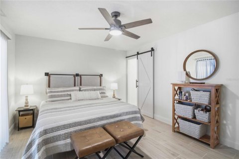 Condo in Bradenton, Florida, 2 bedrooms № 2220437 - photo 23