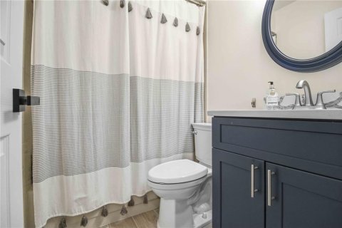 Condo in Bradenton, Florida, 2 bedrooms № 2220437 - photo 20
