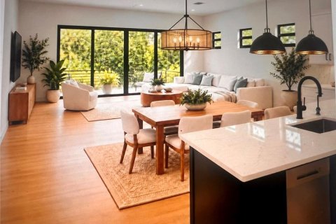 Casa en venta en Tampa, Florida, 4 dormitorios, 300.17 m2 № 2297045 - foto 5