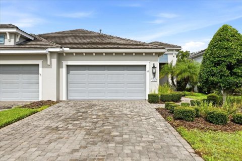 House in Lakewood Ranch, Florida 2 bedrooms, 150.22 sq.m. № 2280328