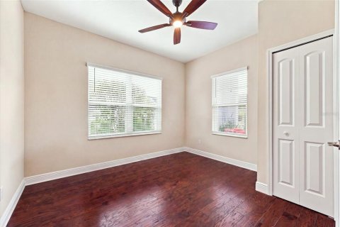 House in Lakewood Ranch, Florida 2 bedrooms, 150.22 sq.m. № 2280328 - photo 11