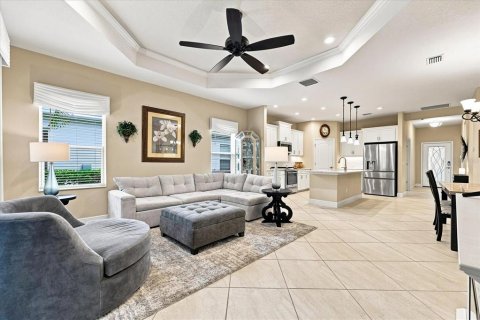 House in Lakewood Ranch, Florida 2 bedrooms, 150.22 sq.m. № 2280328 - photo 24