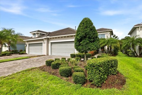 House in Lakewood Ranch, Florida 2 bedrooms, 150.22 sq.m. № 2280328 - photo 4