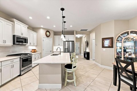 House in Lakewood Ranch, Florida 2 bedrooms, 150.22 sq.m. № 2280328 - photo 19