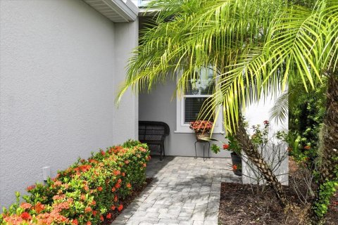 House in Lakewood Ranch, Florida 2 bedrooms, 150.22 sq.m. № 2280328 - photo 5