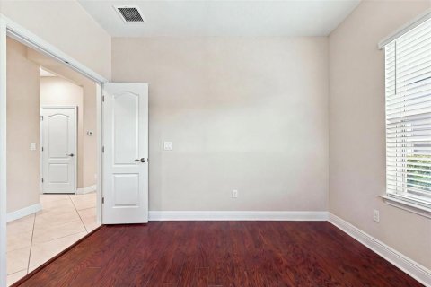 House in Lakewood Ranch, Florida 2 bedrooms, 150.22 sq.m. № 2280328 - photo 12
