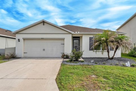 House in Lakeland, Florida 4 bedrooms, 171.96 sq.m. № 2152224 - photo 2