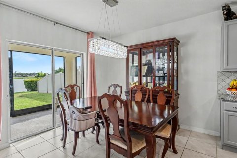 House in Lakeland, Florida 4 bedrooms, 171.96 sq.m. № 2152224 - photo 12