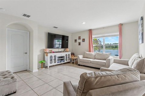 House in Lakeland, Florida 4 bedrooms, 171.96 sq.m. № 2152224 - photo 10