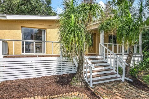 House in Clermont, Florida 2 bedrooms, 118.08 sq.m. № 1899948 - photo 4