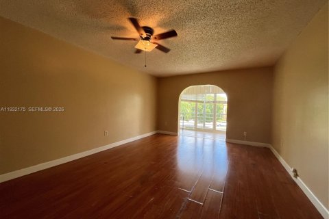 Condo in Deerfield Beach, Florida, 1 bedroom № 2054508 - photo 6