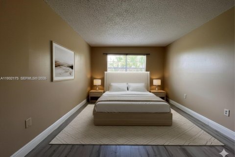 Condo in Deerfield Beach, Florida, 1 bedroom № 2054508 - photo 4