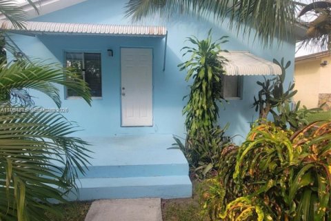 Дом в Холливуд, Флорида 2 спальни, 160.54м2 № 2050829