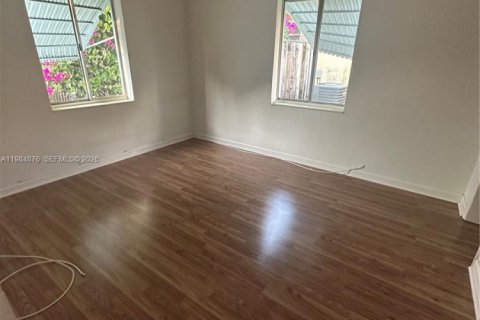 Снять в аренду виллу или дом в Холливуд, Флорида 2 спальни, 160.54м2, № 2050829 - фото 5