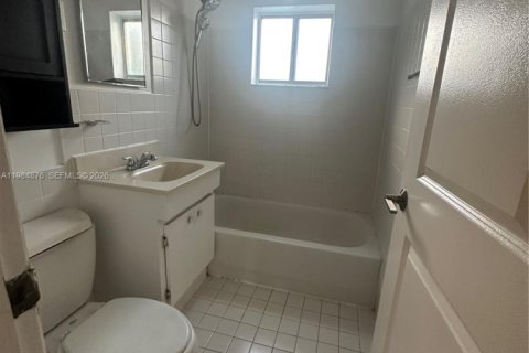 Снять в аренду виллу или дом в Холливуд, Флорида 2 спальни, 160.54м2, № 2050829 - фото 4