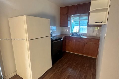 Снять в аренду виллу или дом в Холливуд, Флорида 2 спальни, 160.54м2, № 2050829 - фото 3