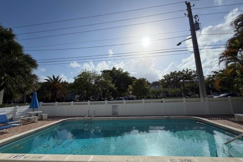 Condo à Pompano Beach, Floride, 1 chambre  № 2086007