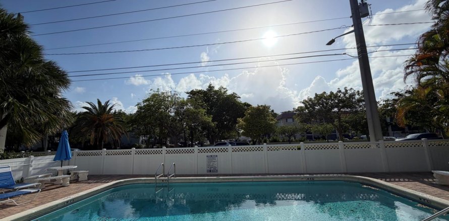 Condo à Pompano Beach, Floride, 1 chambre  № 2086007