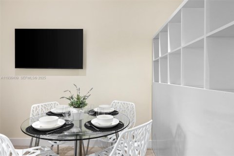 Condo in Miami Beach, Florida  № 1994424 - photo 8