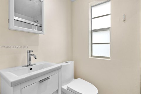 Condo in Miami Beach, Florida  № 1994424 - photo 21